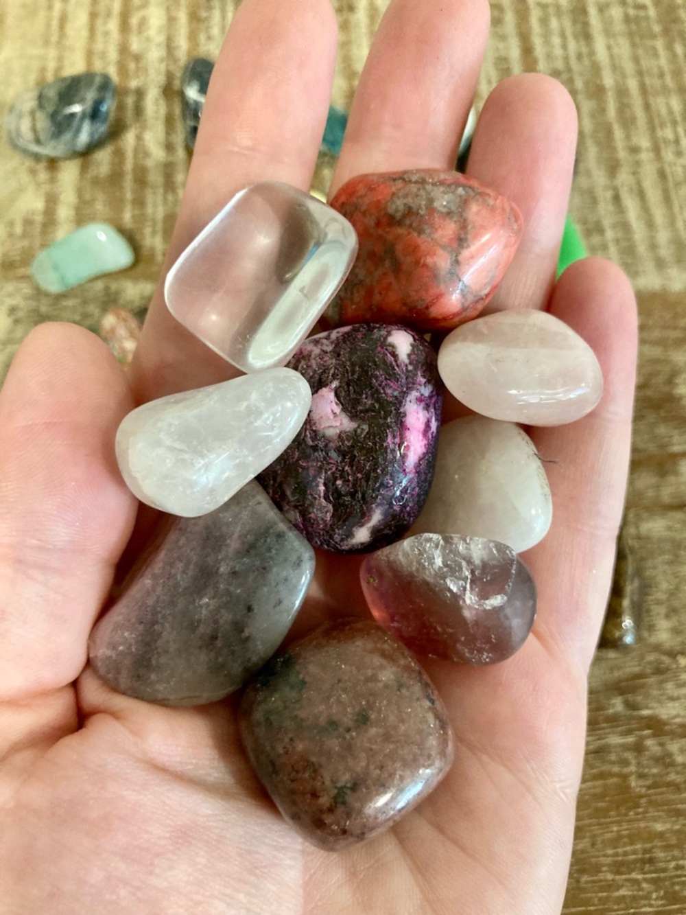 Lot of 24 Pieces Polished Rocks - Instant Rock Collection - Picture 11 of 14
